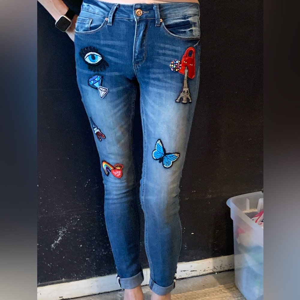 Rocks & Indigo Women’s Embellished Denim Jeans with Patches size 2/25 - Picture 2 of 10